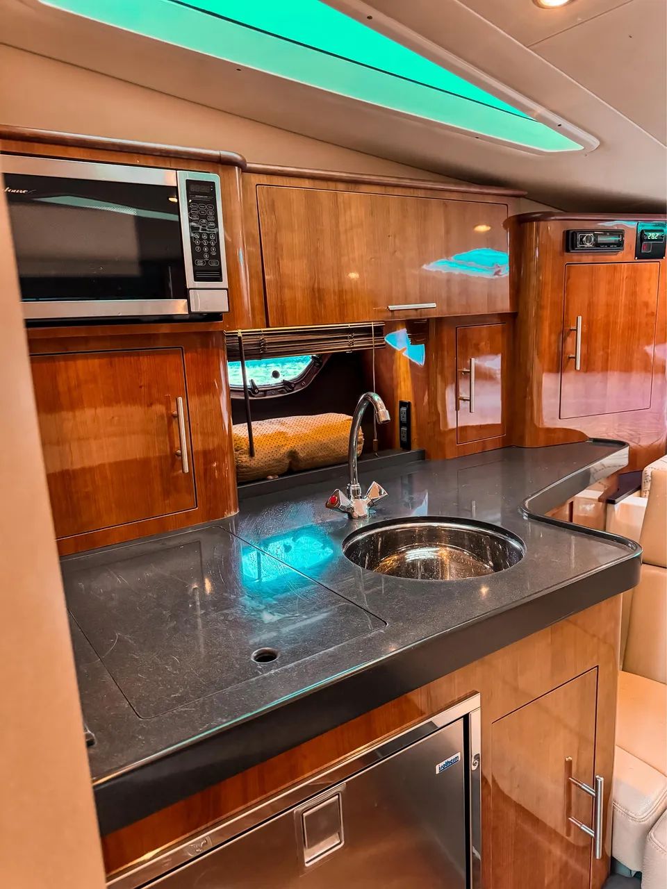 Lancha Regal 35 Sport Coupé  - Foto 11