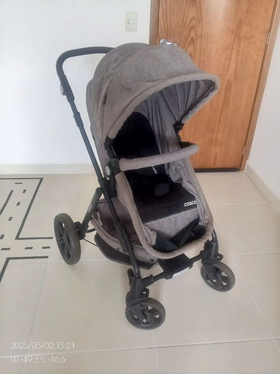 Carrinho de bebê e bebê conforto  - Foto 2