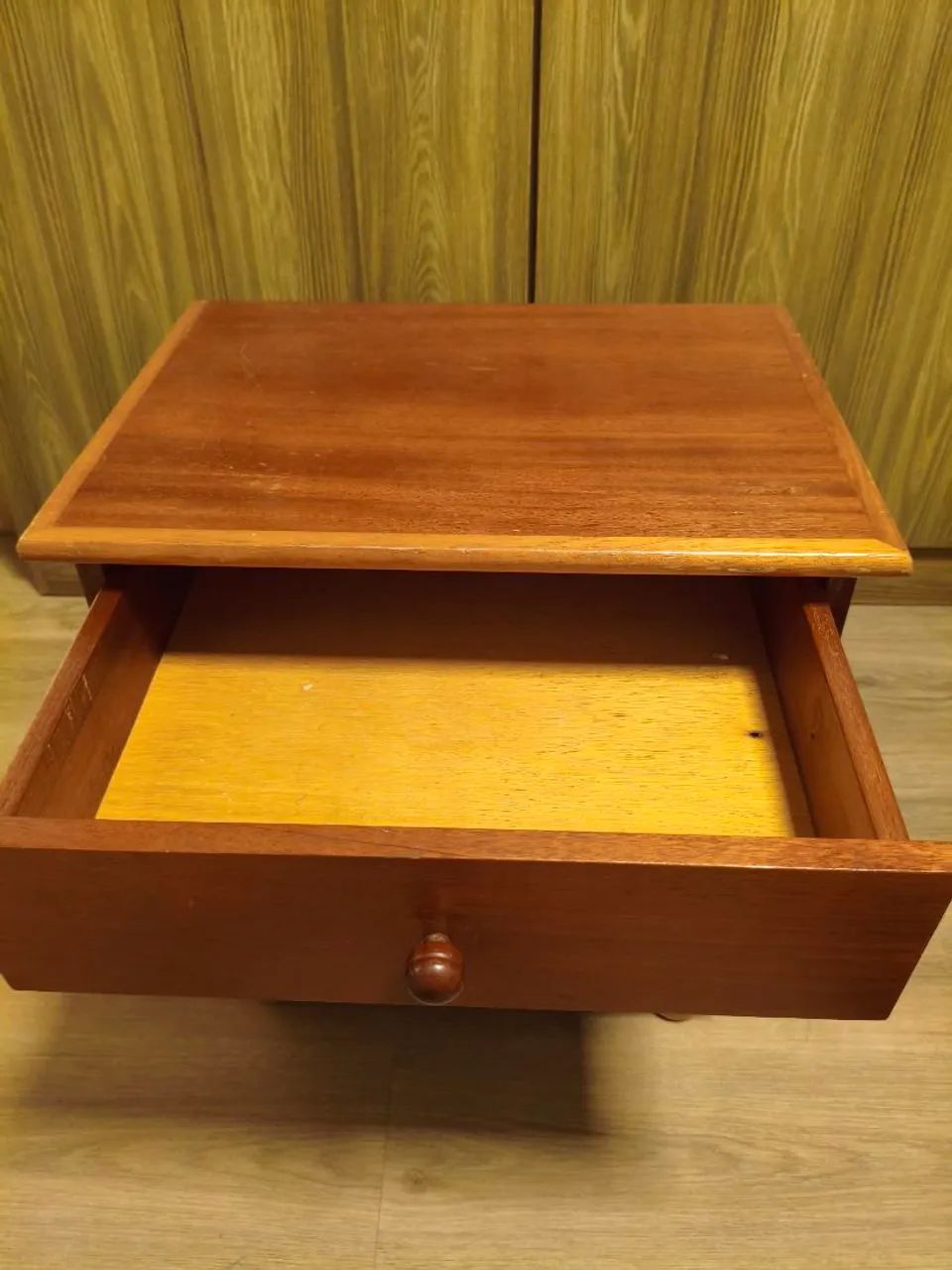Mesa de Cabeceira Vintage em Madeira (1 Gaveta + Nicho) - Foto 2