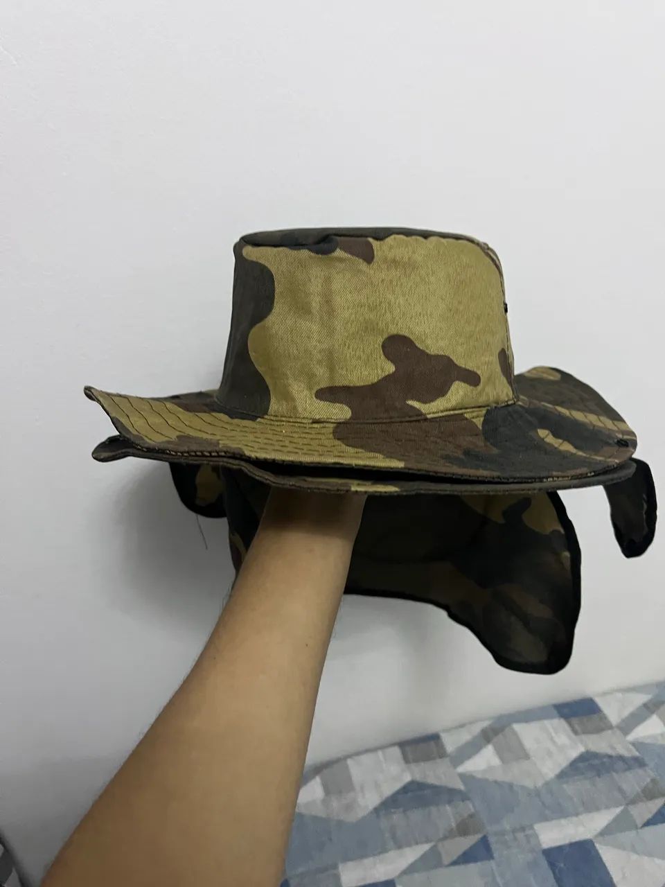 Chapéu camuflado, para proteger do sol com muito estilo 