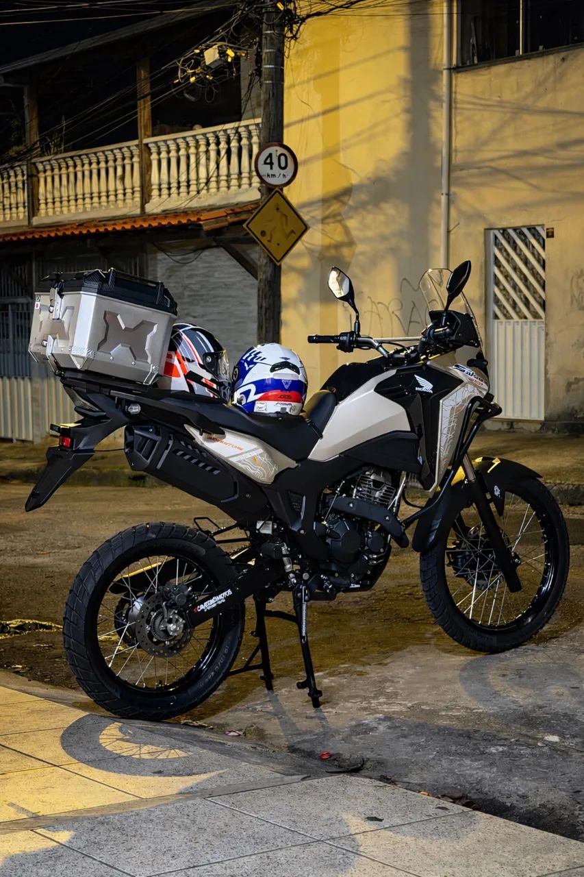 Sahara 300 ADV 