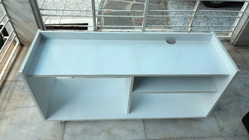 Rack de TV branco com rodas - Foto 2