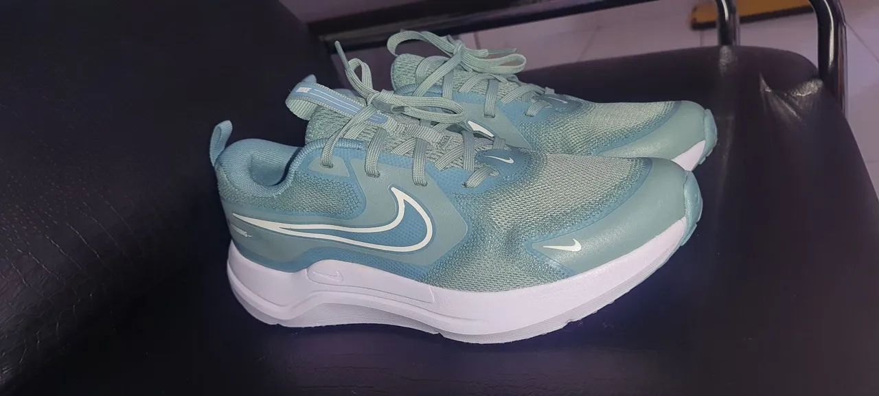Tênis Nike cosmic 36