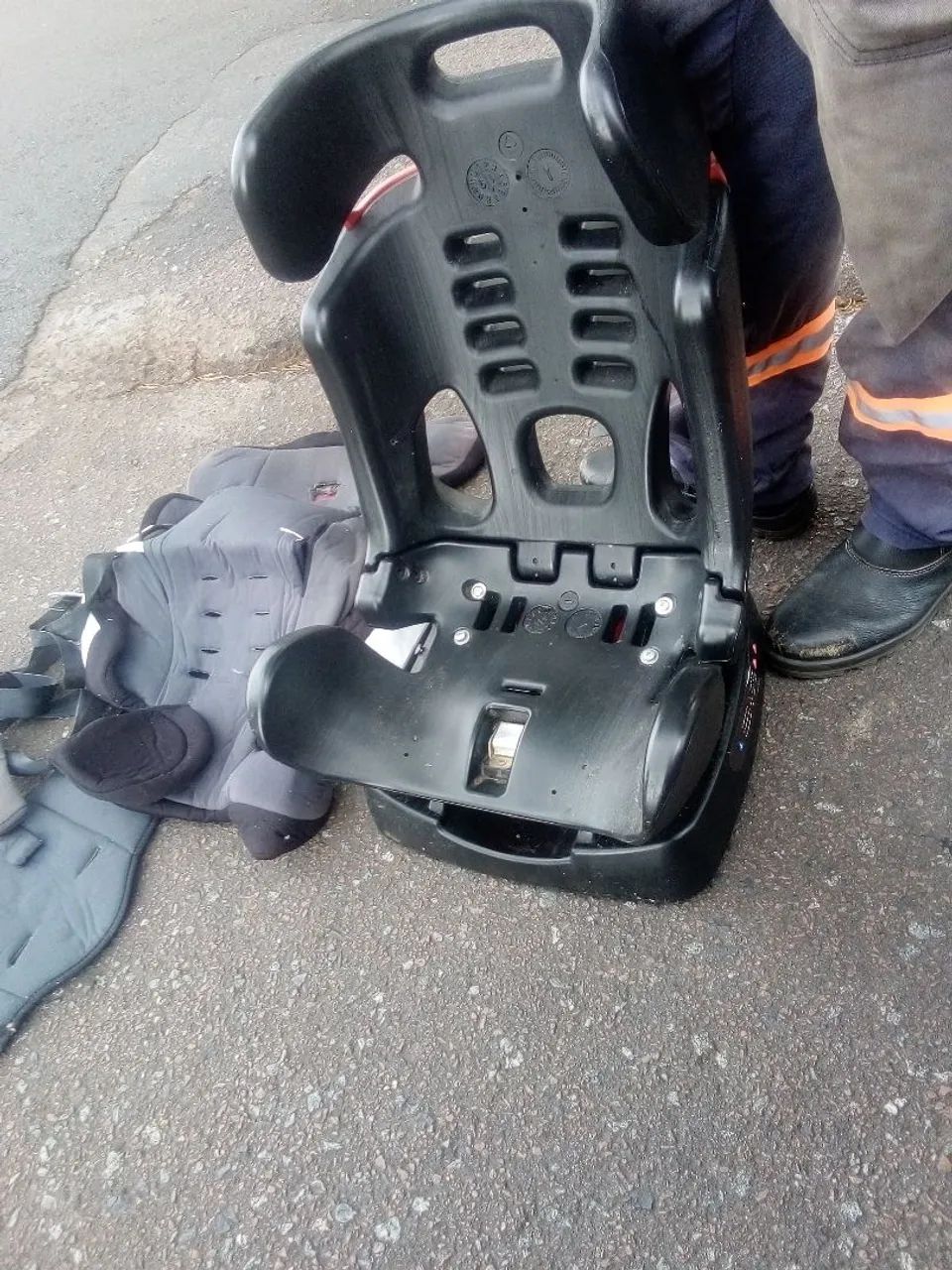 Cadeirinha de crianças 180 reais  - Foto 6