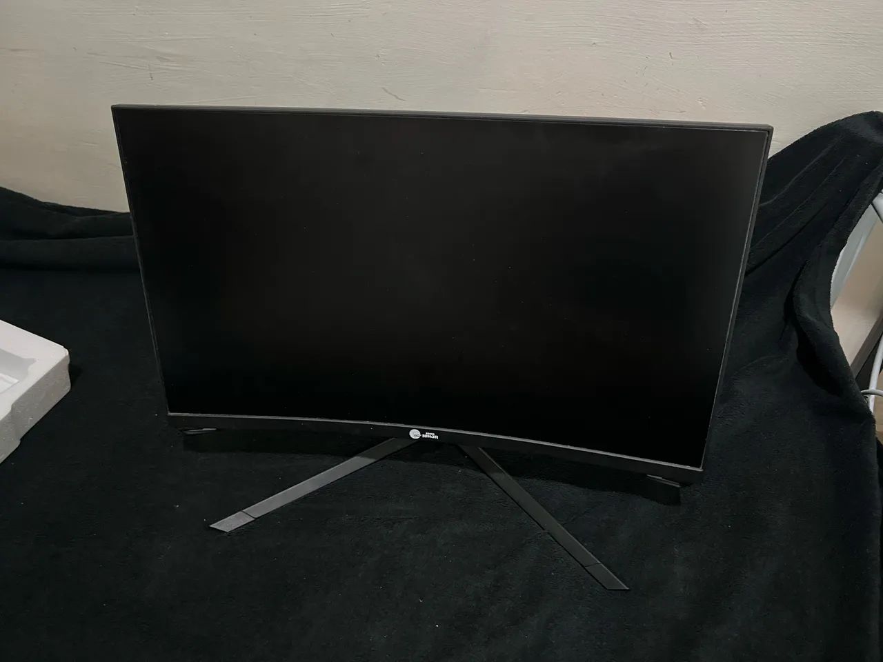 Vende-se Monitor gamer, 180hz curvo, 1ms, Va, 24 polegadas. - Monitores ...