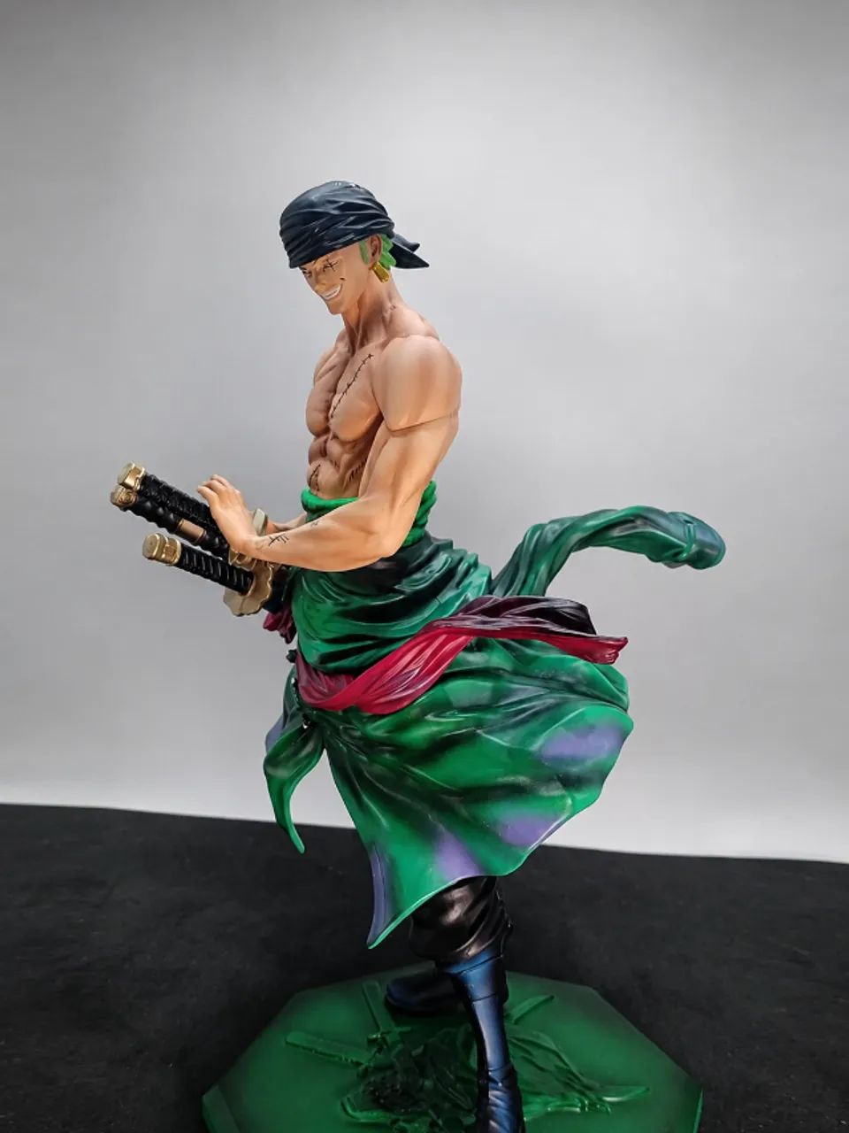 Roronoa Zoro 28cm - One Piece Colecionável - Foto 3