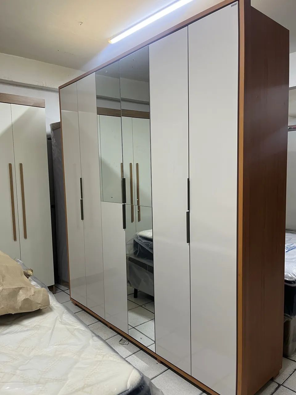 Guarda-roupa de casal com espelho 100%MDF - Foto 2
