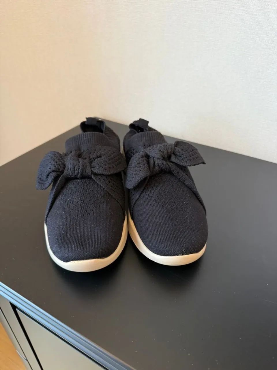tênis arezzo preto com laço - Foto 2