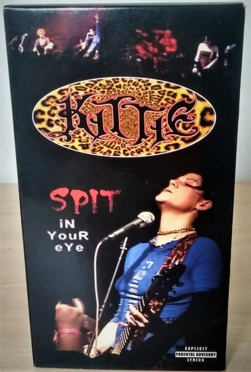 VHS Kittie - Spit in your eye (live and backstages)