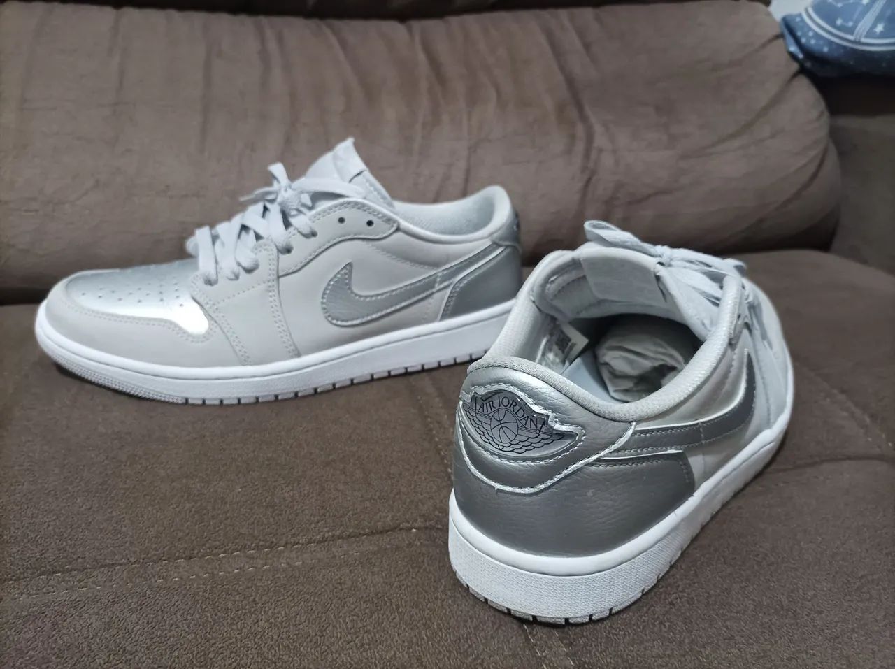 Jordan 1 Low Metallic Silver 42