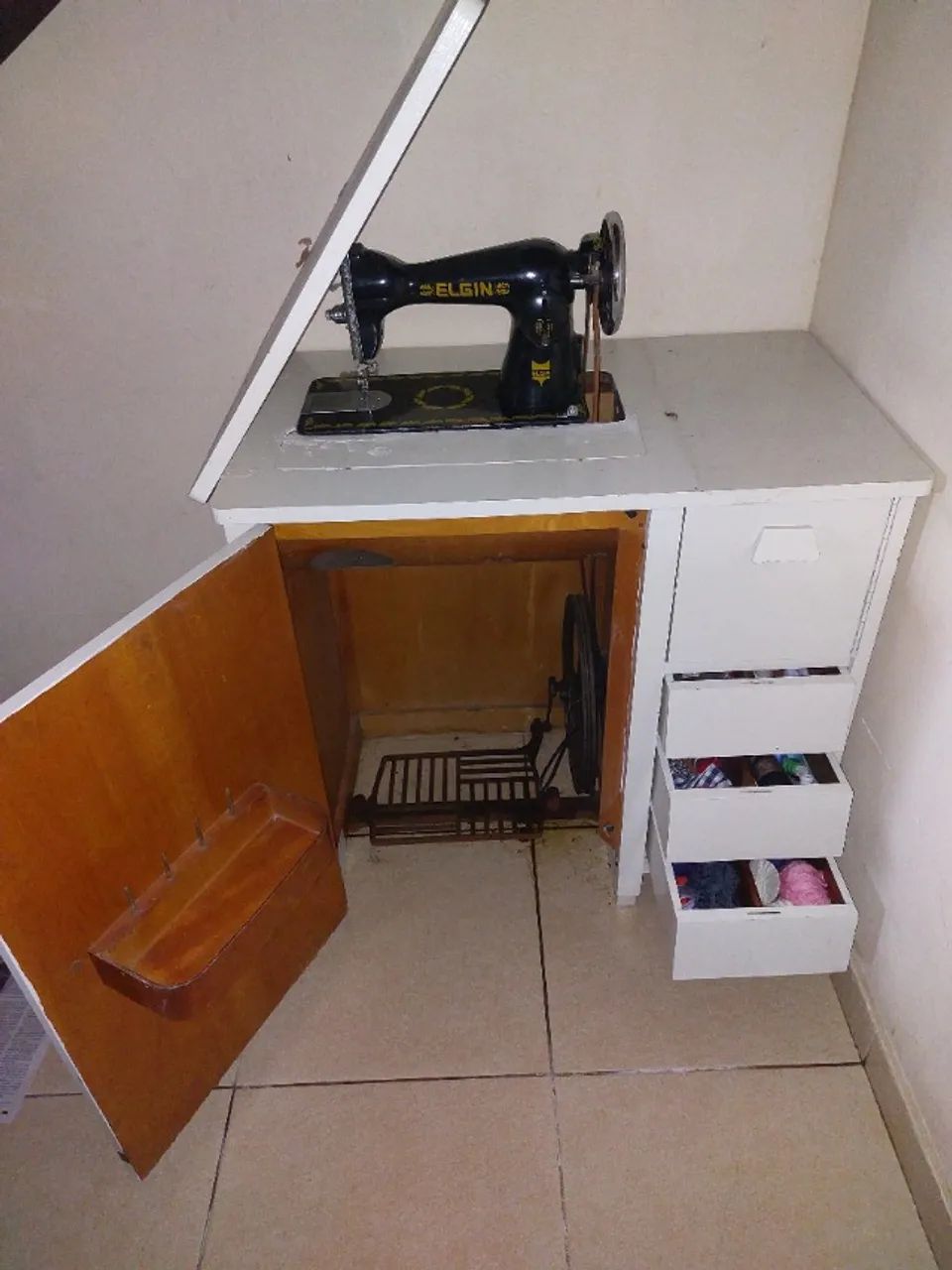 Máquina de costura PRETINHA - Foto 4