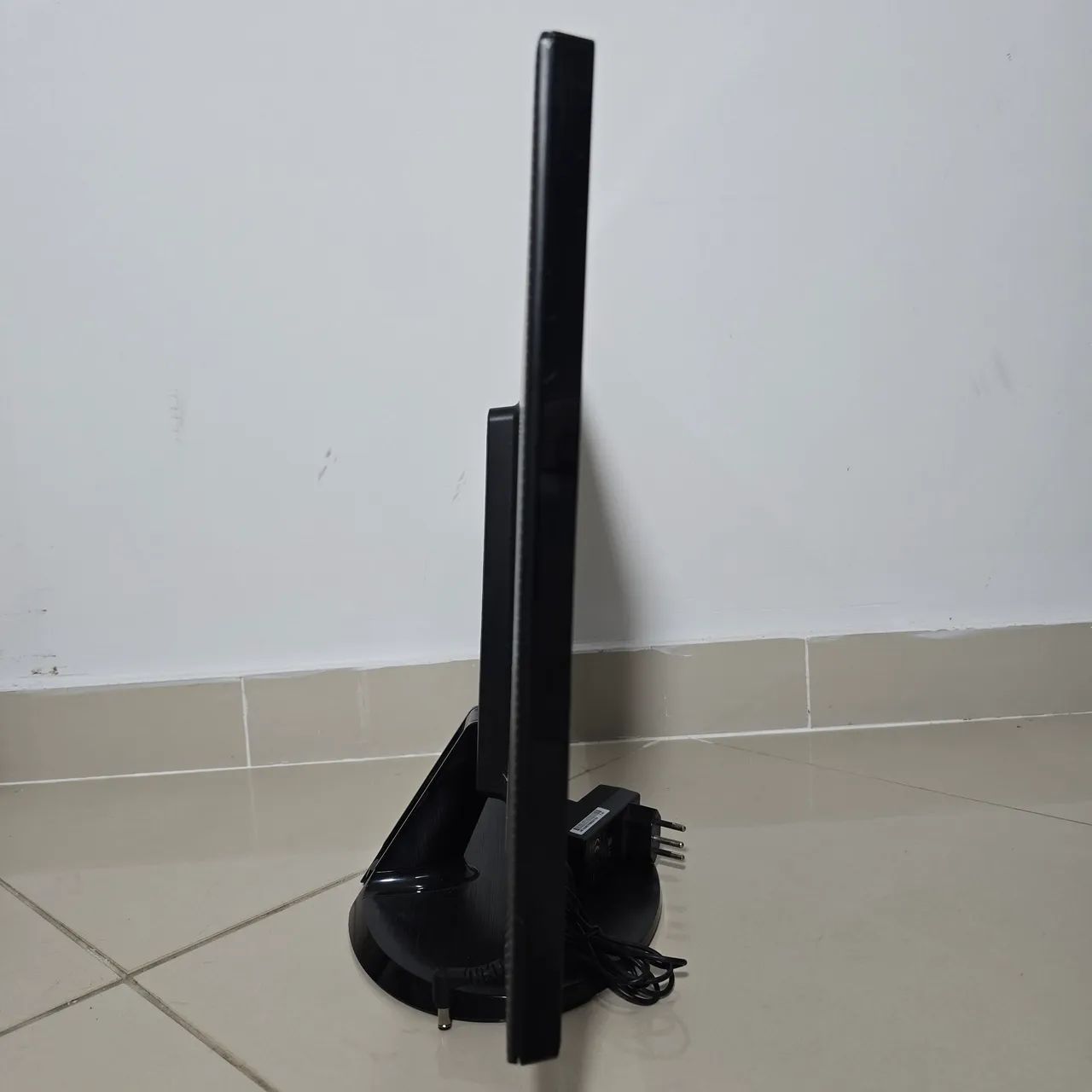 Monitor LG 23 polegadas 23ea53va 110/220V - Foto 5