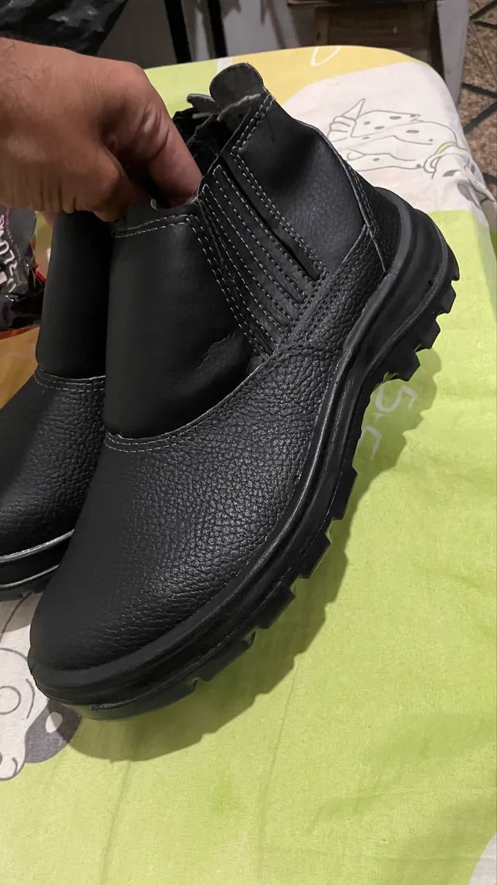 bota com bico pvc