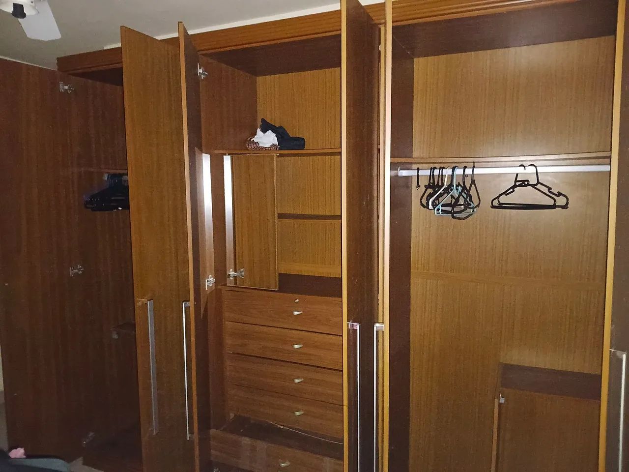 Vendo mesa ,guarda Roupa  - Foto 4