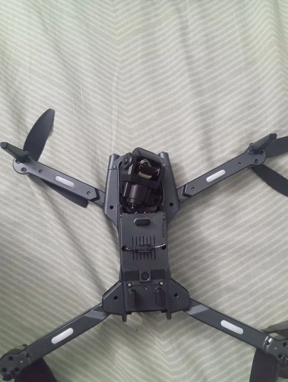 Drone l600 pro Max gimbal 3 eixo - Foto 4