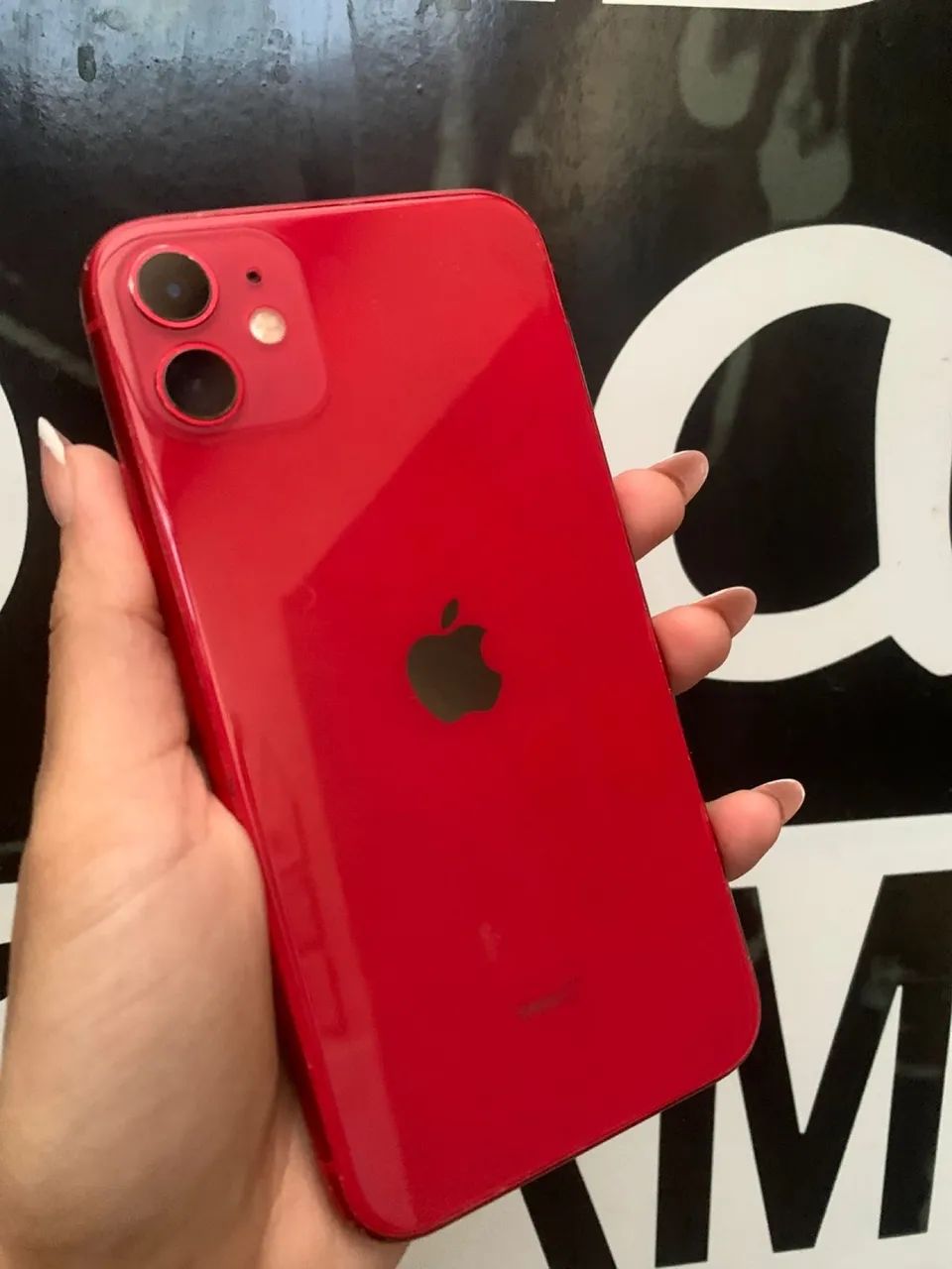 iPhone 11 64g R$800