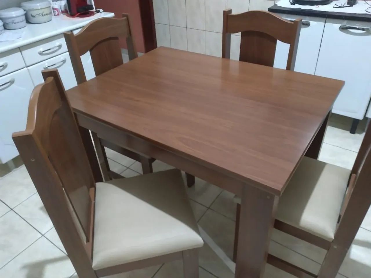 Vende se uma mesa com 4 cadeiras  - Foto 4