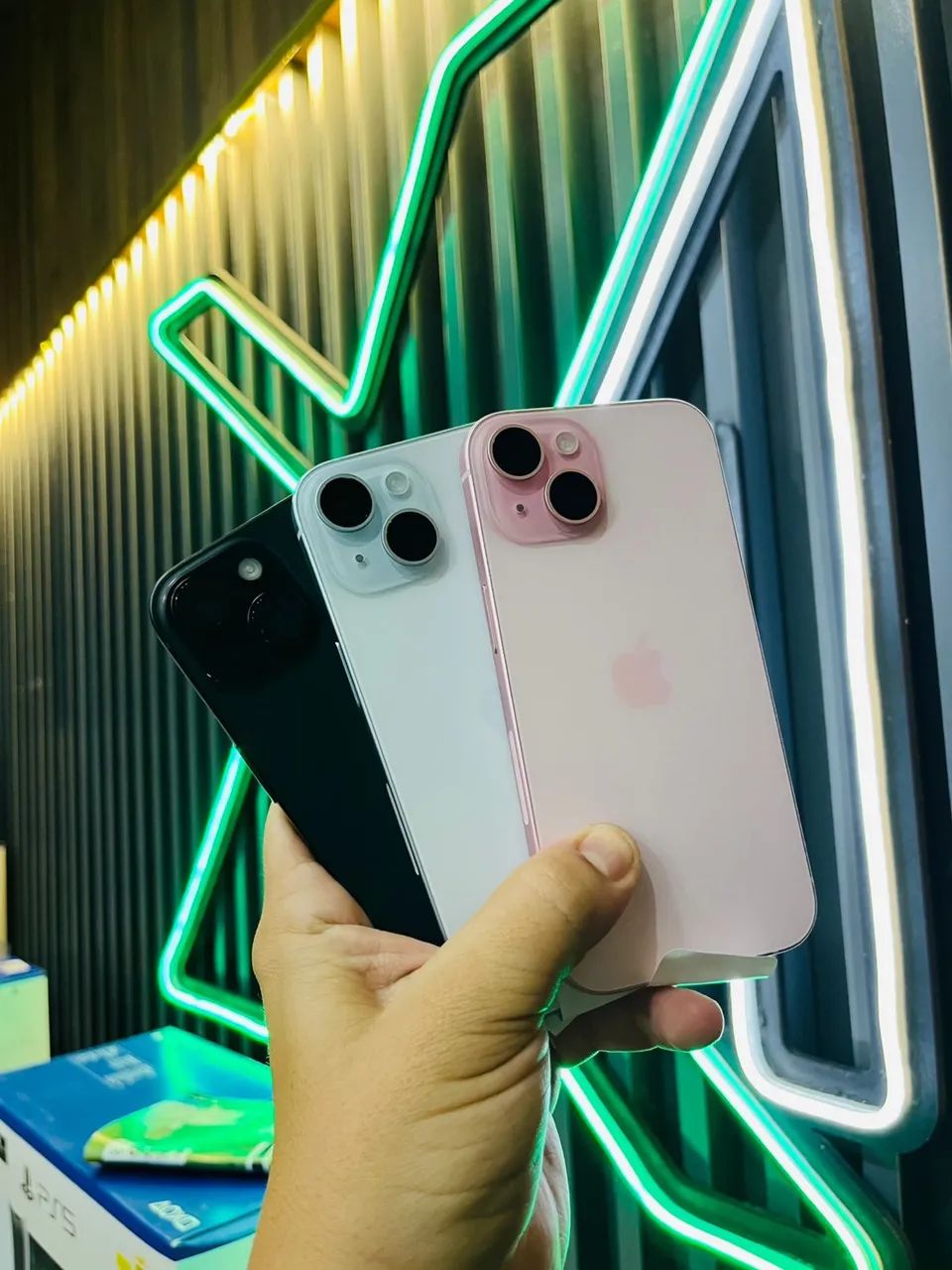 iPhone 15 sem detalhes e várias cores - comece bem essa semana 