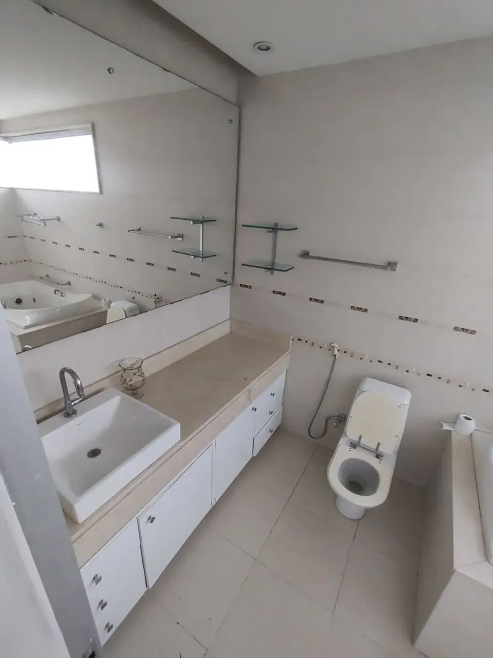 Casa de alto padrão com 5 suítes e área de lazer - Foto 5