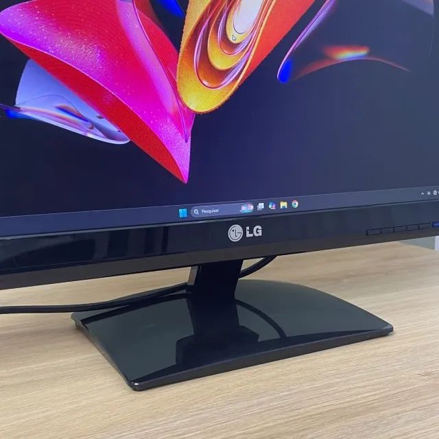 Monitor Lg Flatron E2241s 21,5 Led Full Hd Vga 5ms - Foto 4