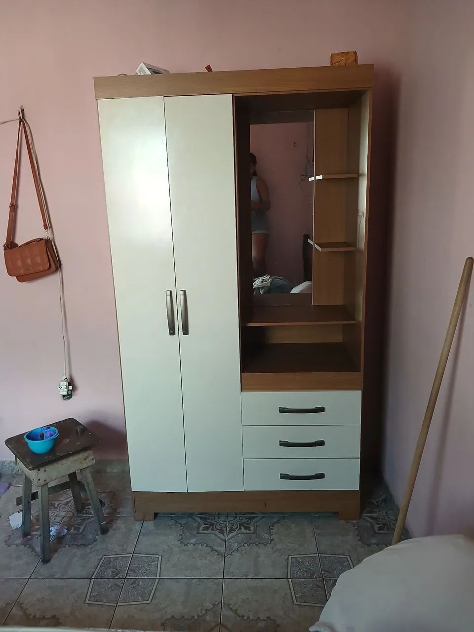 vendo quarda roupa de solteiro 