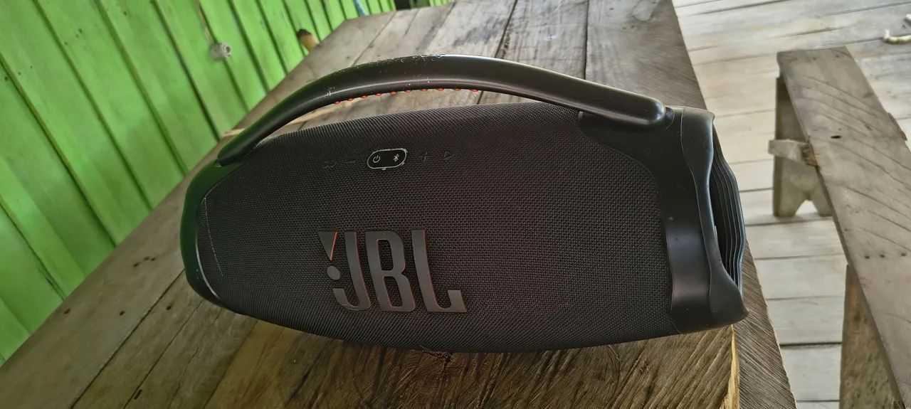 Caixa de som JBL boombox