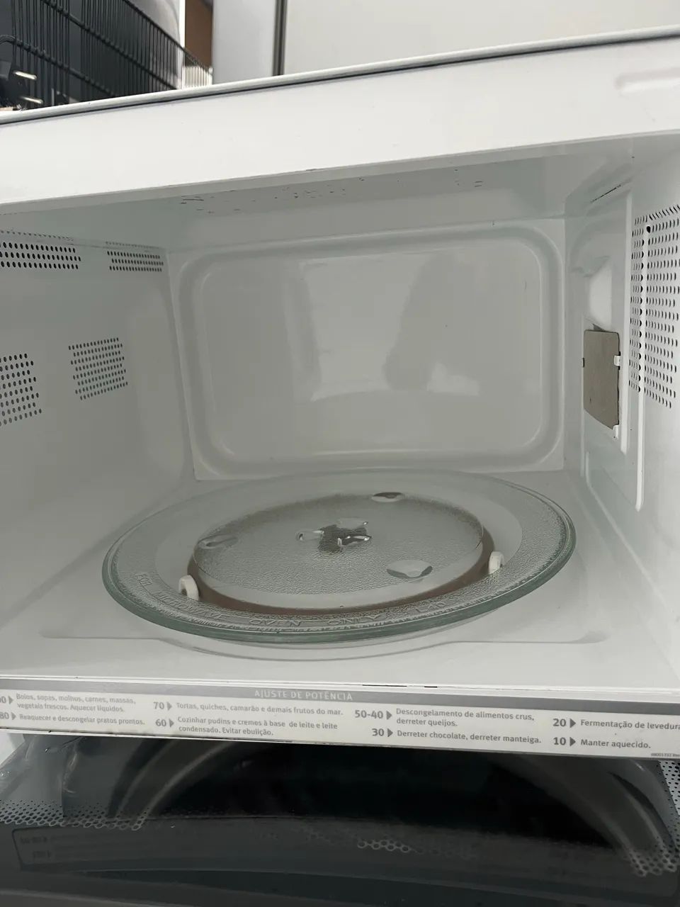 Vende se microondas Electrolux 27 L  - Foto 2