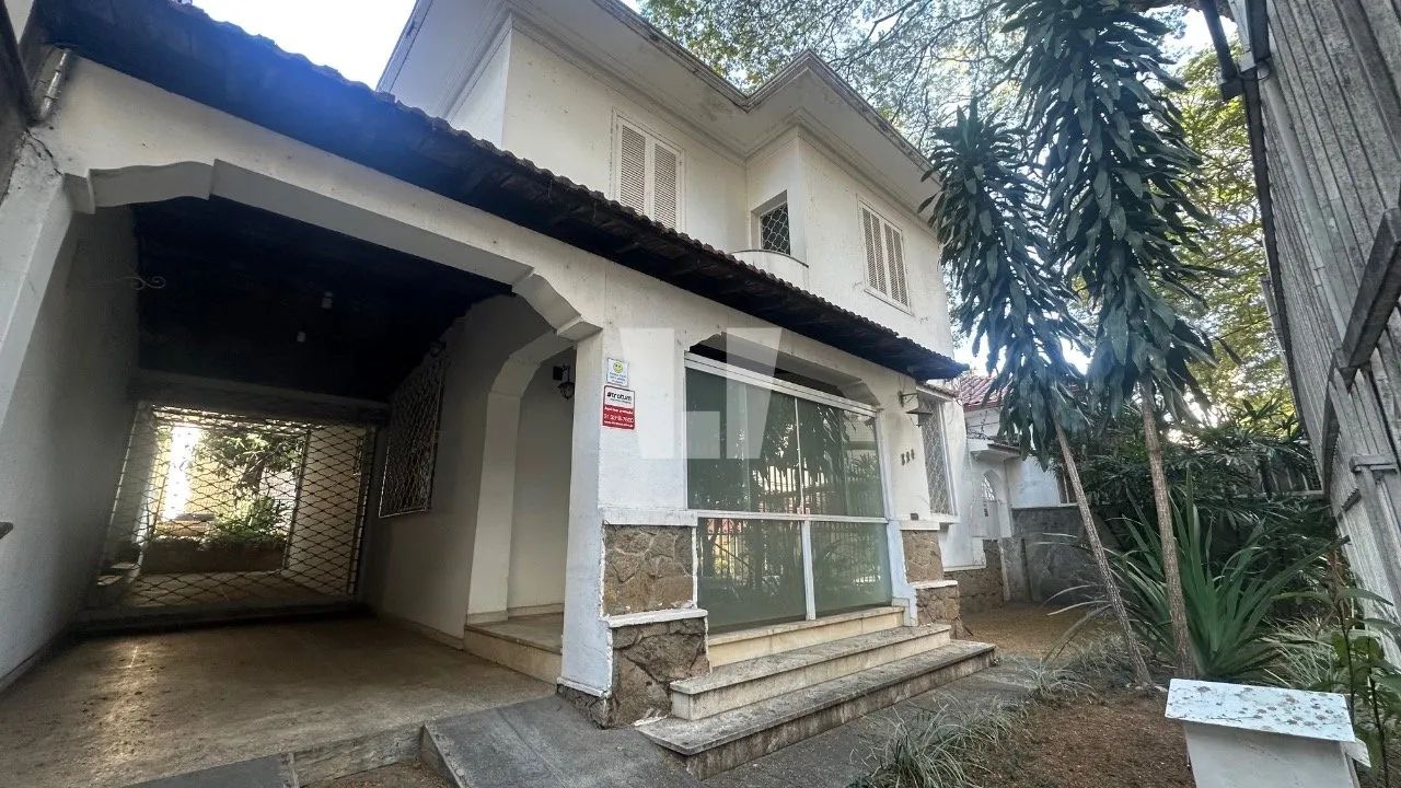 Casa Comercial no Carmo