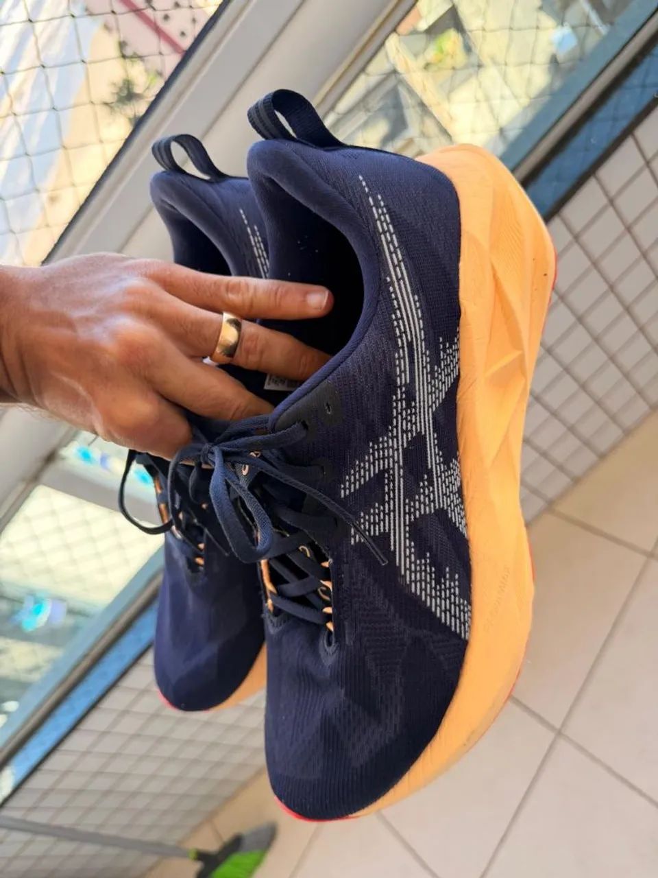 Asics Novablast 5 Tam 43Br  - Foto 2