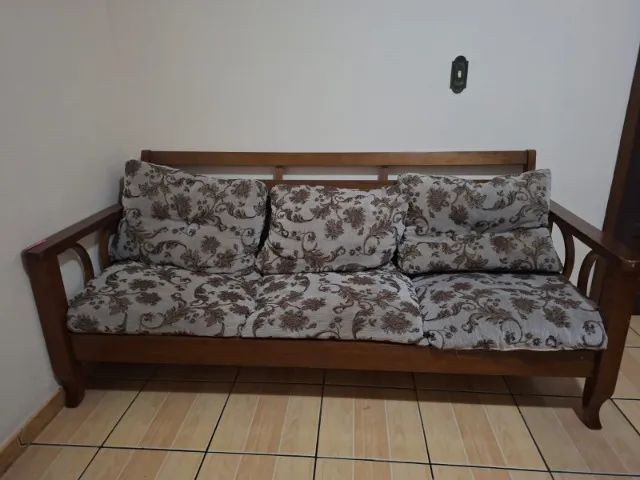 Vendo sofá de madeira carnaúba de 3 e 2 lugares  - Foto 3