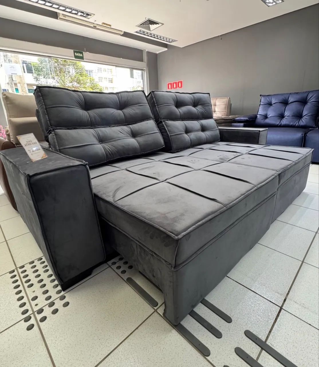 Sofá retrátil e reclinável 2,50m novo!  - Foto 5