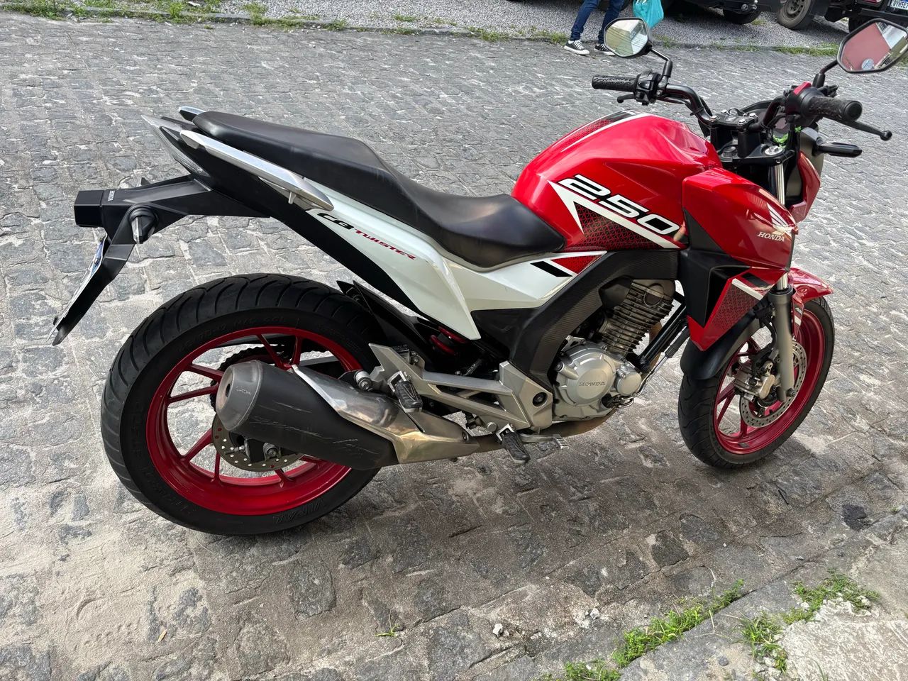CB Twister 2022 abs  - Foto 5