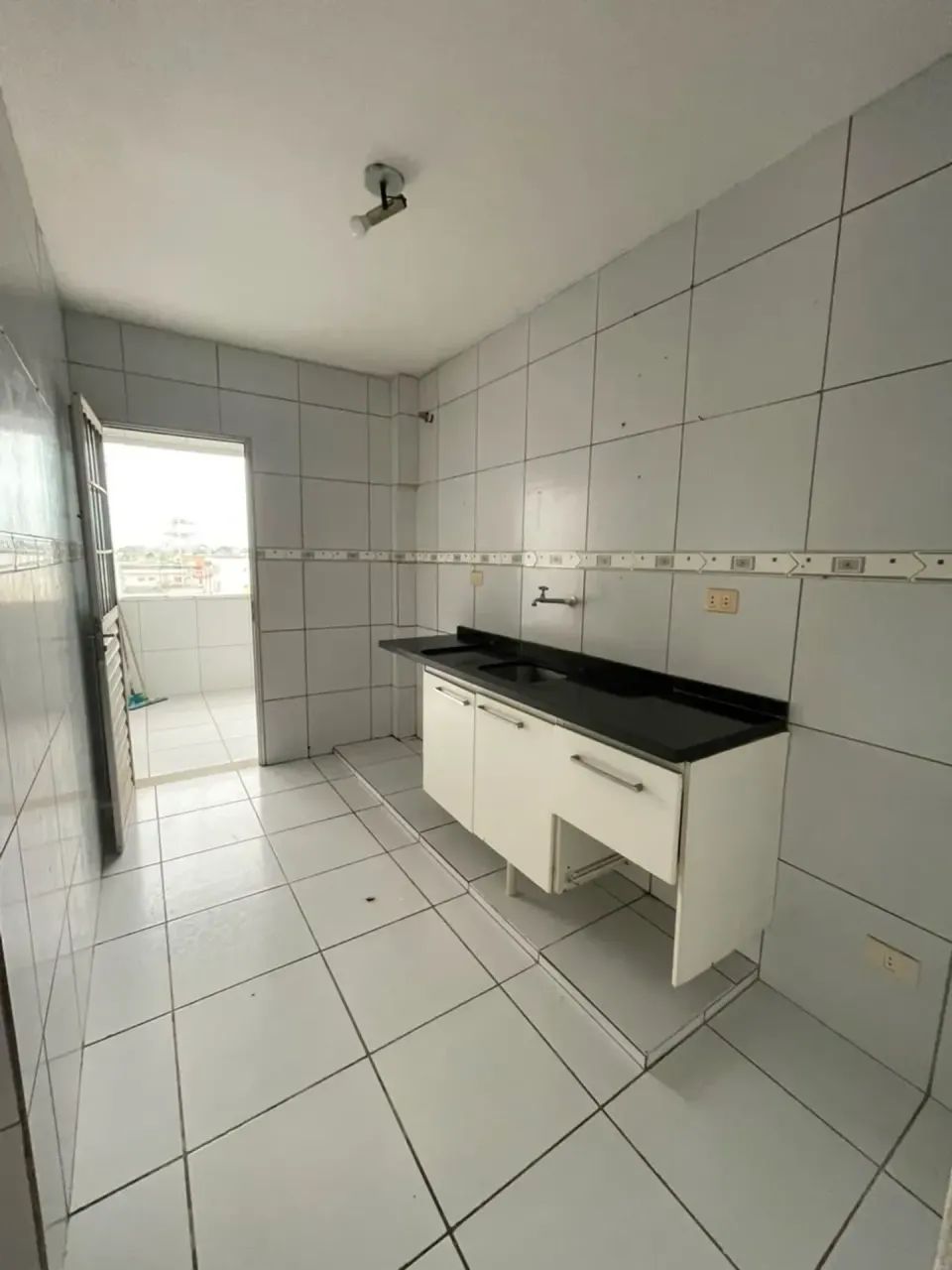 alugo apartamento com 4 quartos pau amarelo - Foto 4