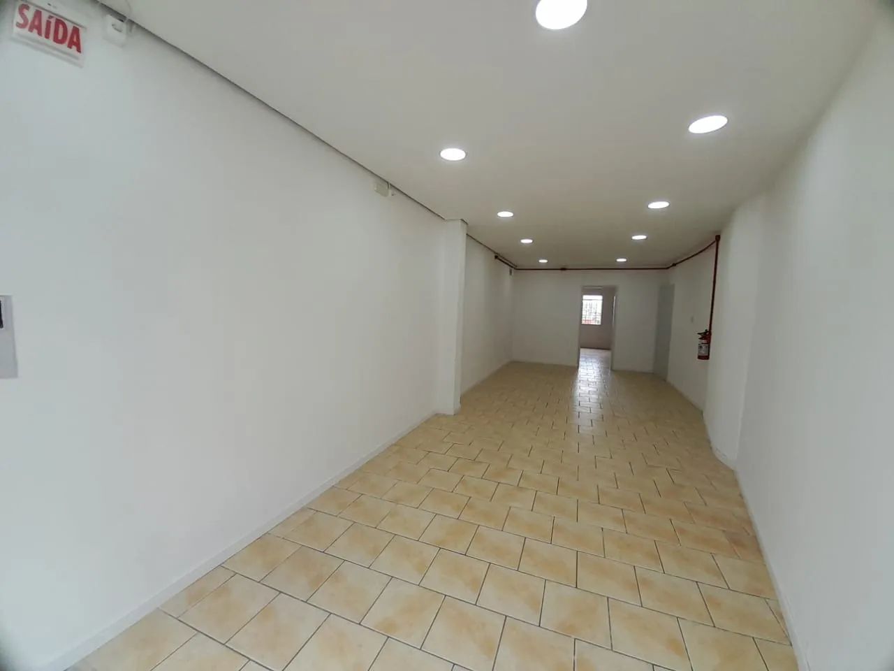 Sala comercial com 81m2 no centro de Caçador - Foto 3