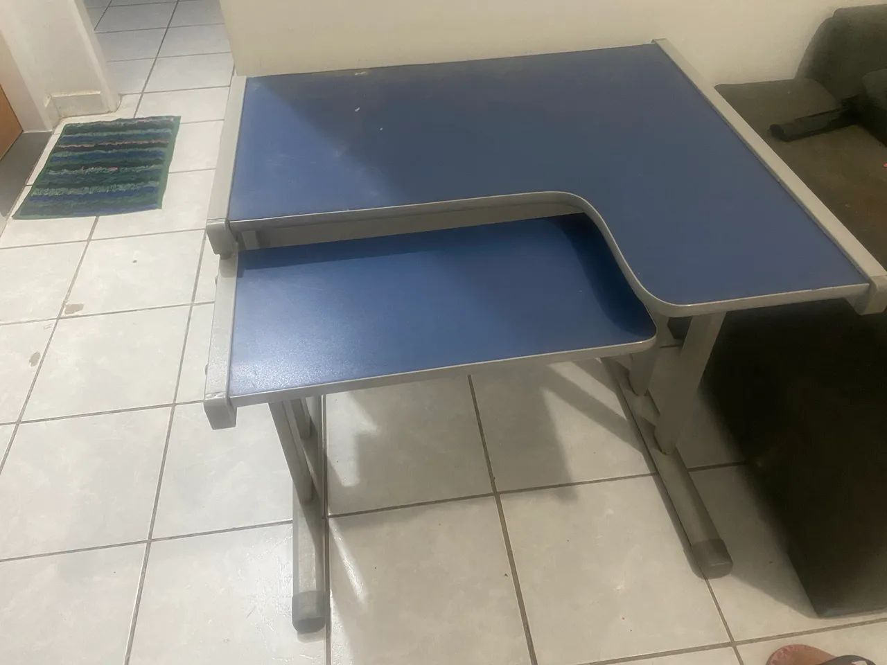 Mesa para colocar computador 