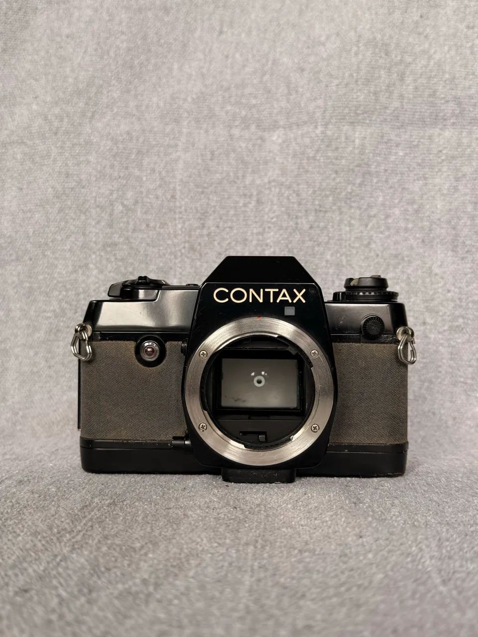 câmera contax 137 md quartz + lente tokina 28-85mm - Câmeras e