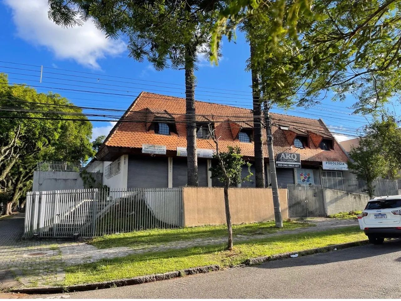 Alugo sala comercial Água Verde / Batel 