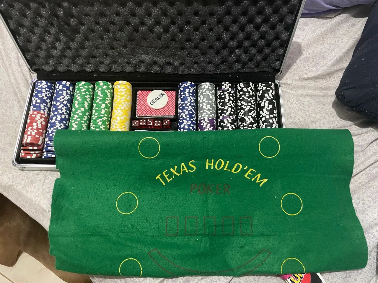 VENDO POKER 