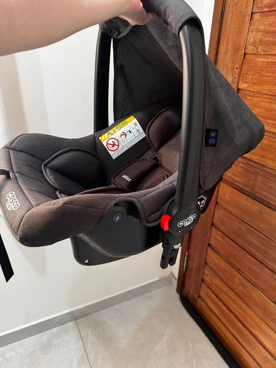 Carrinho de bebê com bebê conforto COSCO - Foto 5