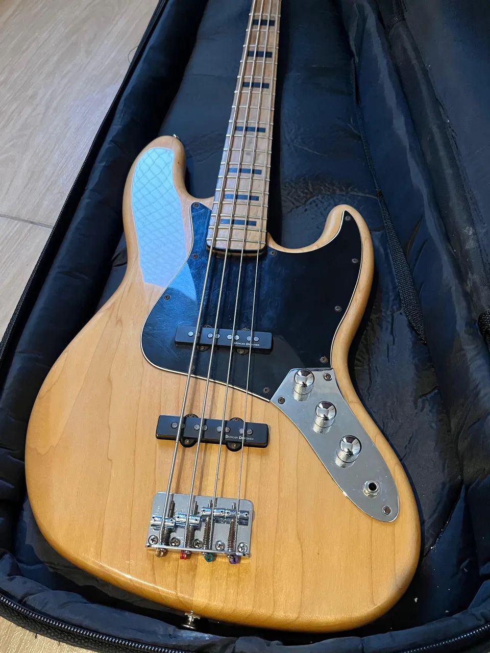 squier jazz bass
