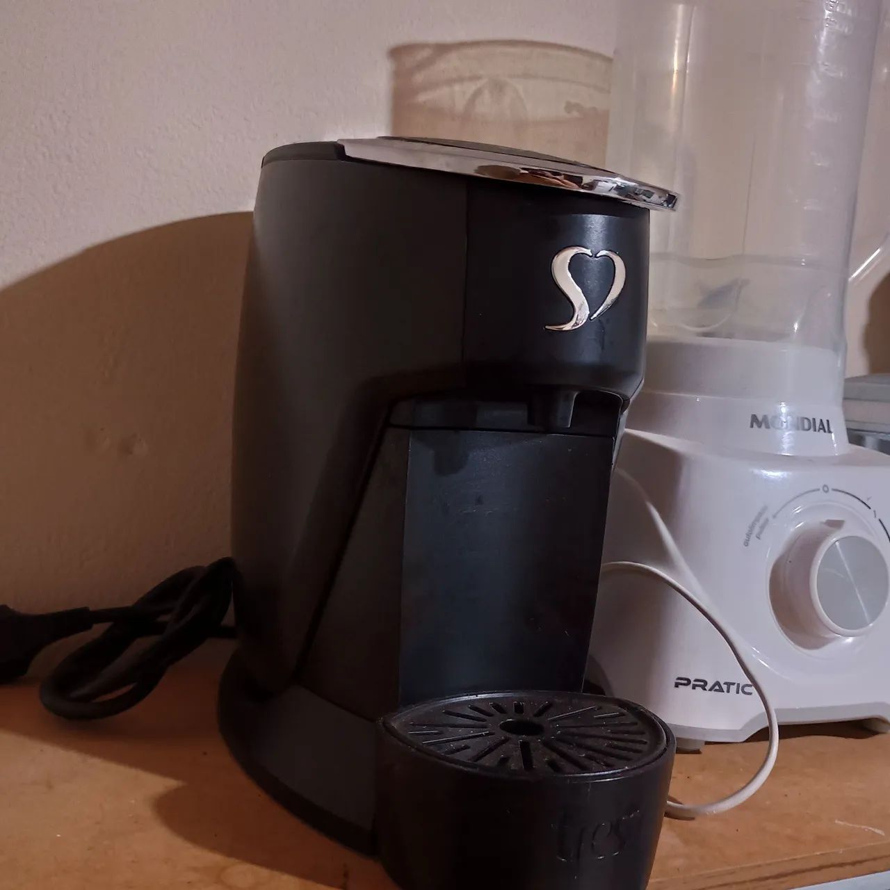 Cafeteira 3 corações touch preta - Foto 3