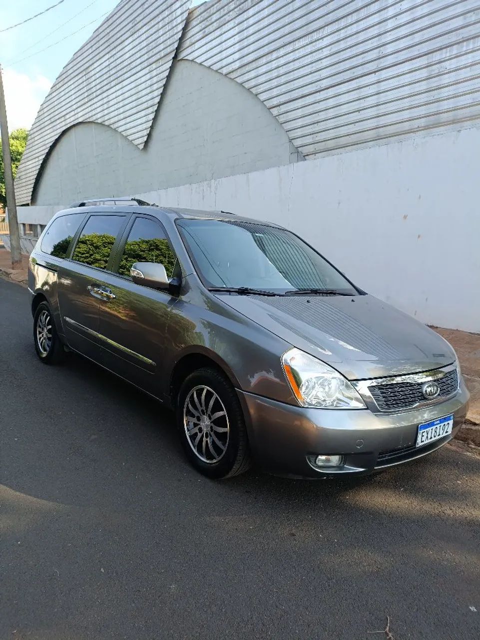 KIA Carnival 2012