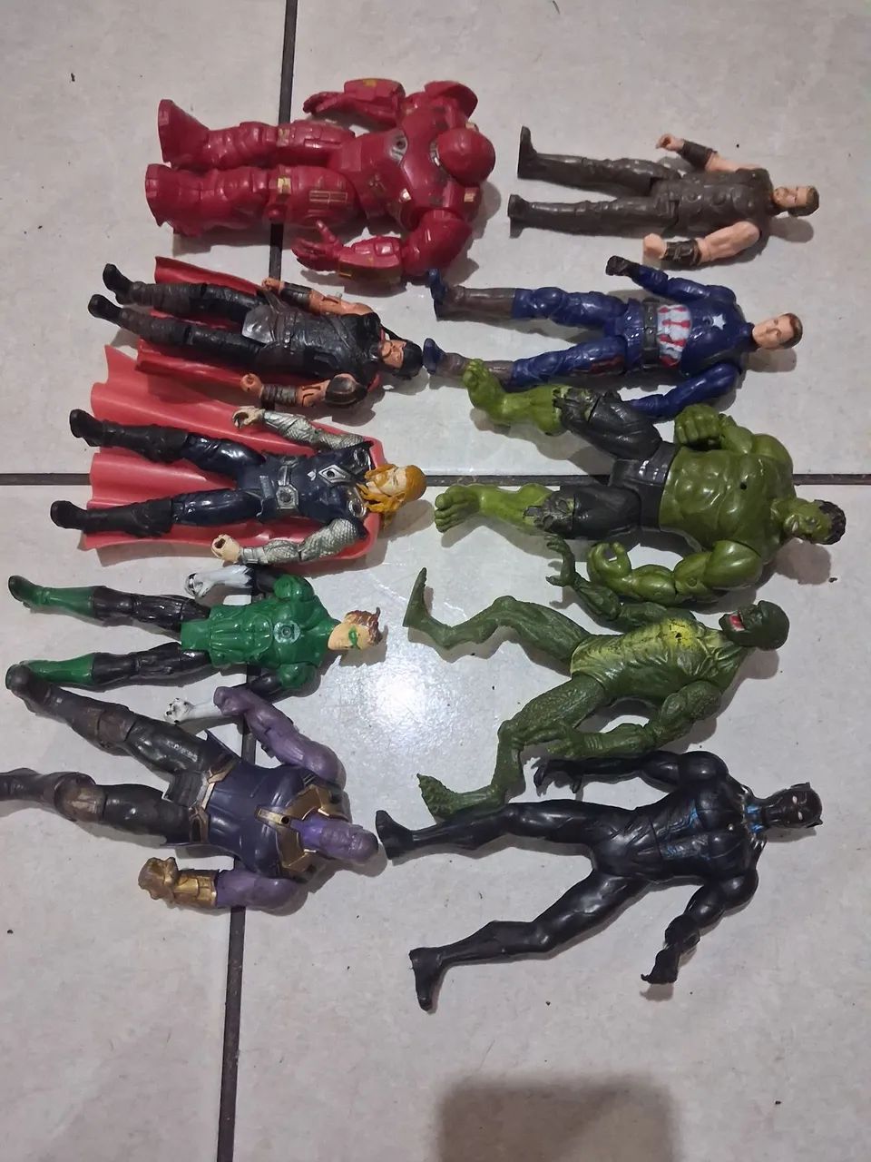 Boneco da marvel