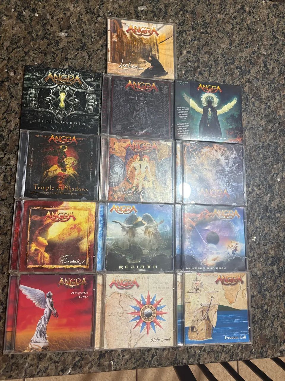 Coleção completa de cds do Angra 