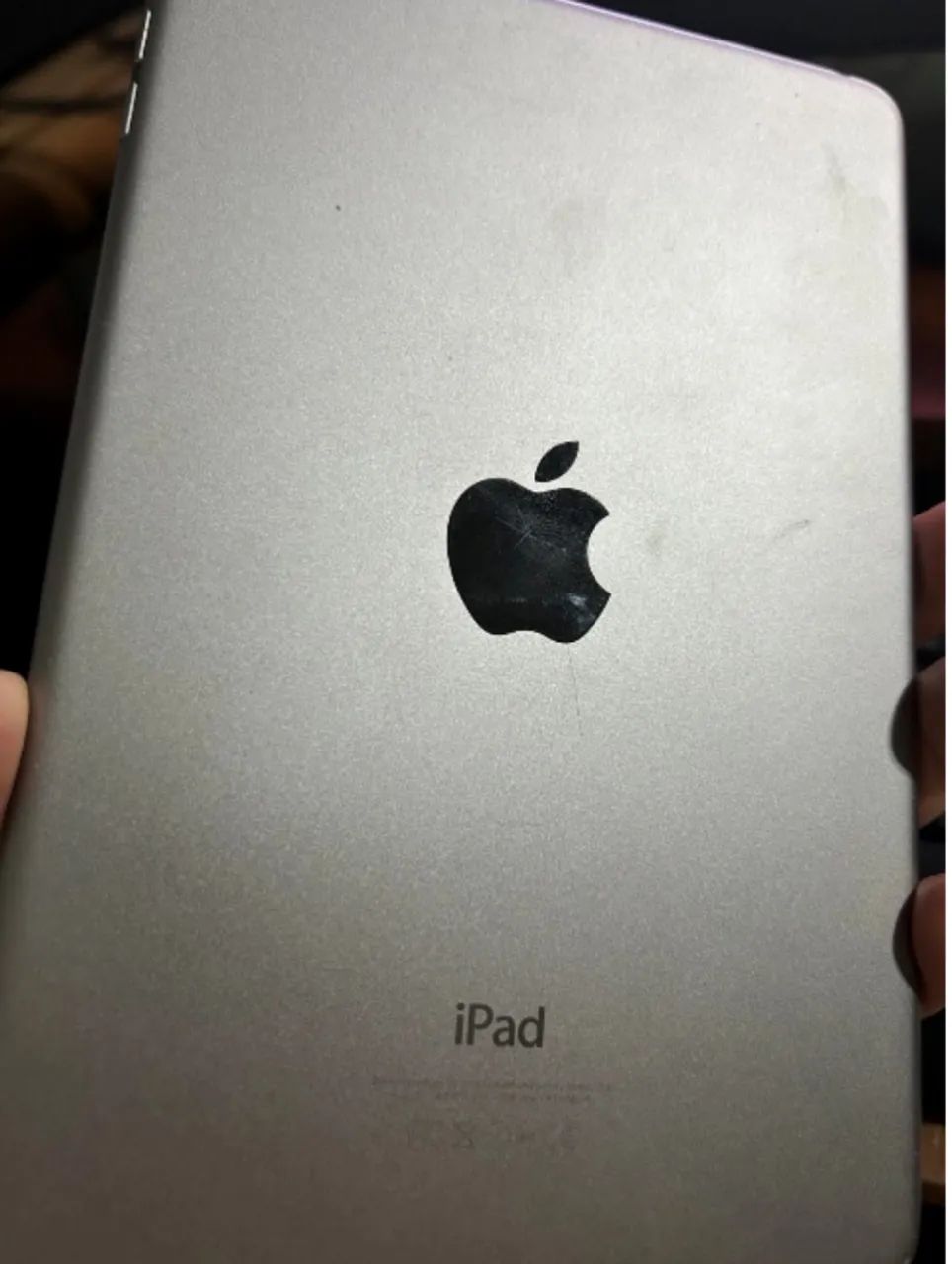 Apple iPad mini 4 128GB + capa ZAGG com teclado