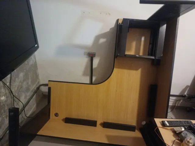 MESA DE ESCRITÓRIO EM "L" - AMPLA E FUNCIONAL - Foto 3