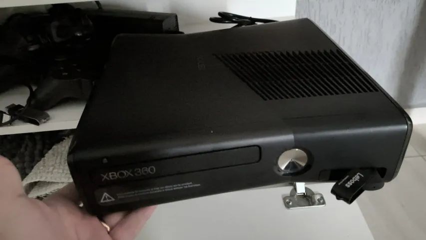 Xbox 360 Slim 