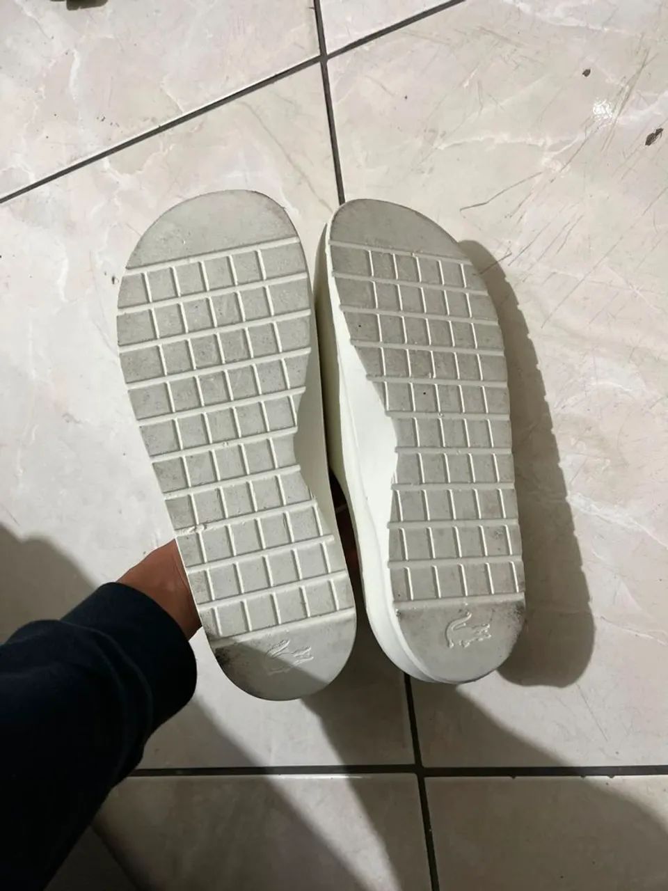 chinelo Slide Lacoste tam 40 - Foto 2