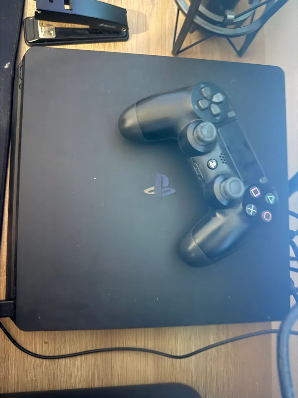 PS4 slim 1TB - Foto 2