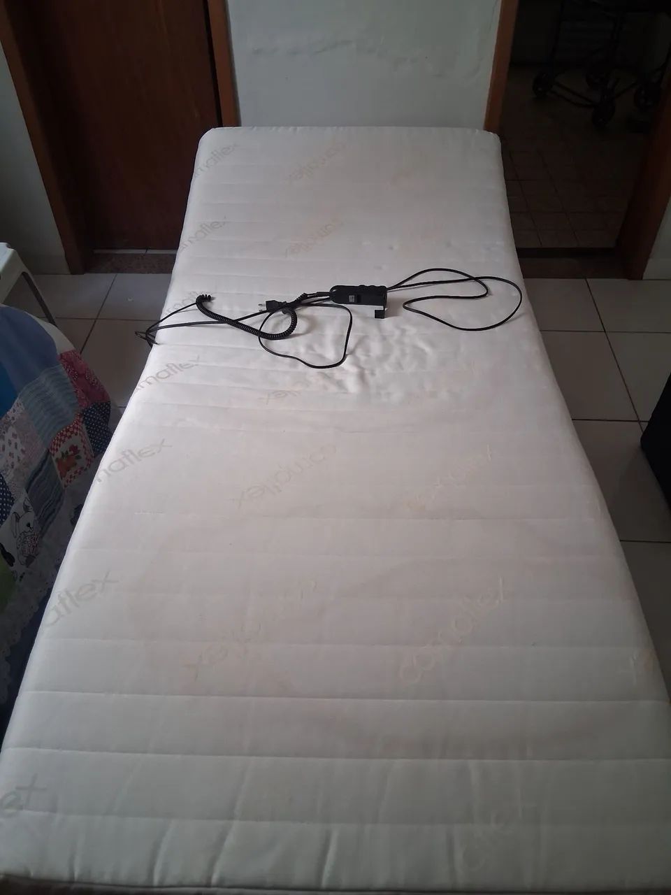 Cadeira de rodas, cama, colchão!!! - Foto 5